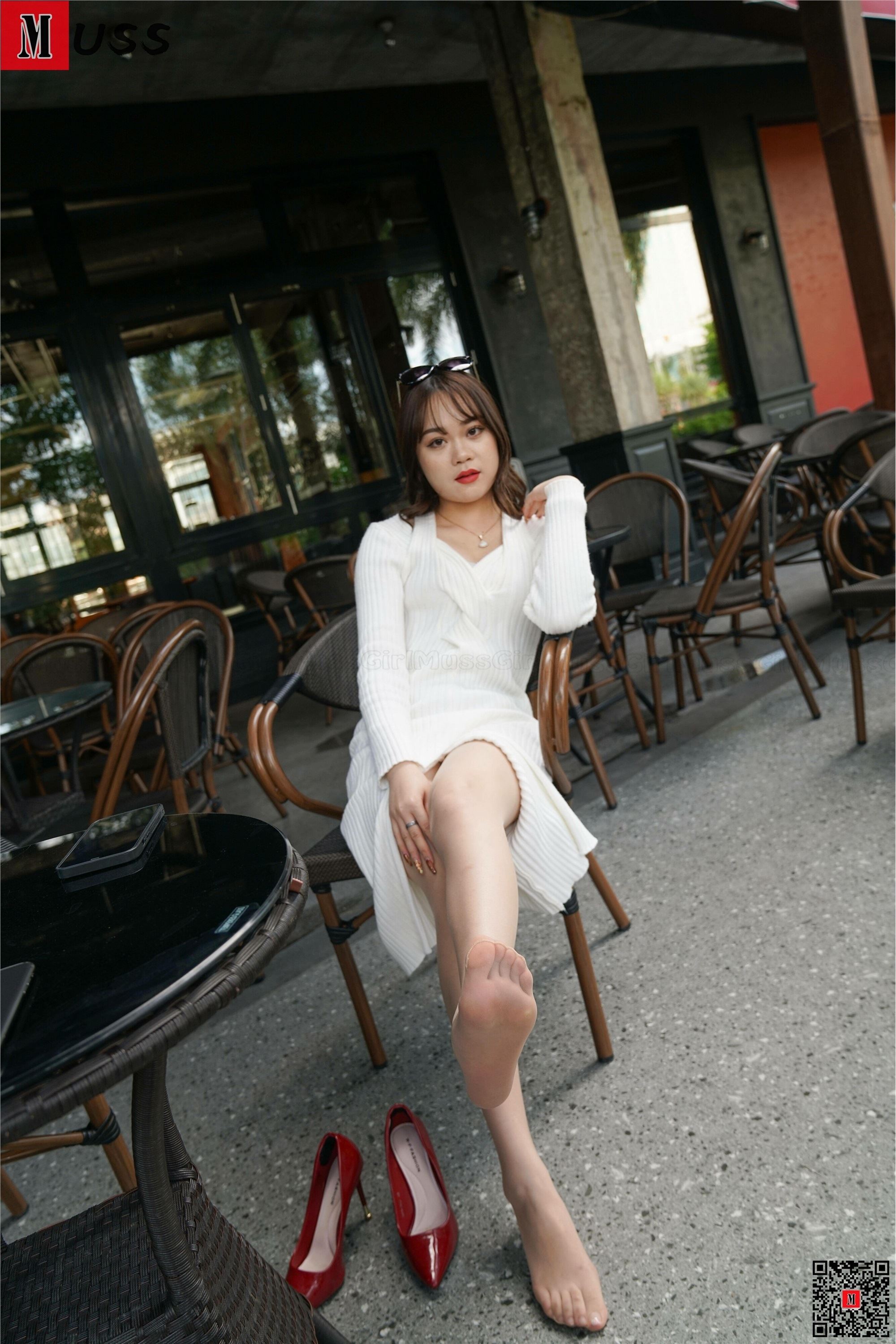 MussGirl慕丝女郎  NO.202 白色连衣裙高跟